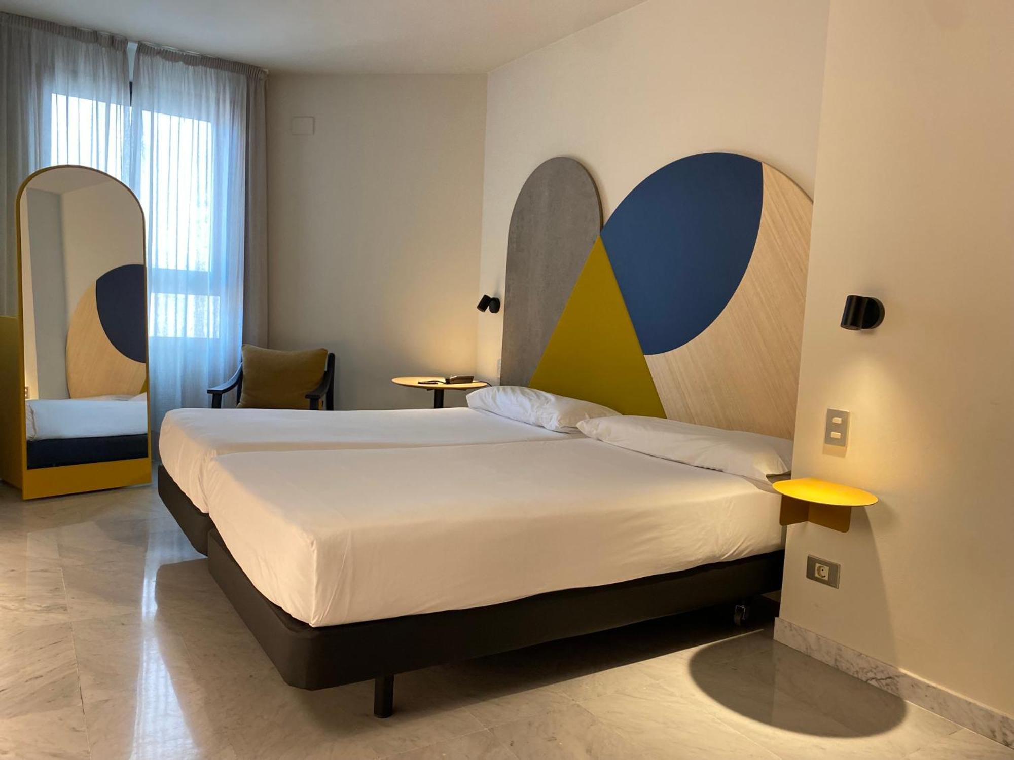 Onix Fira Otel Barselona Dış mekan fotoğraf