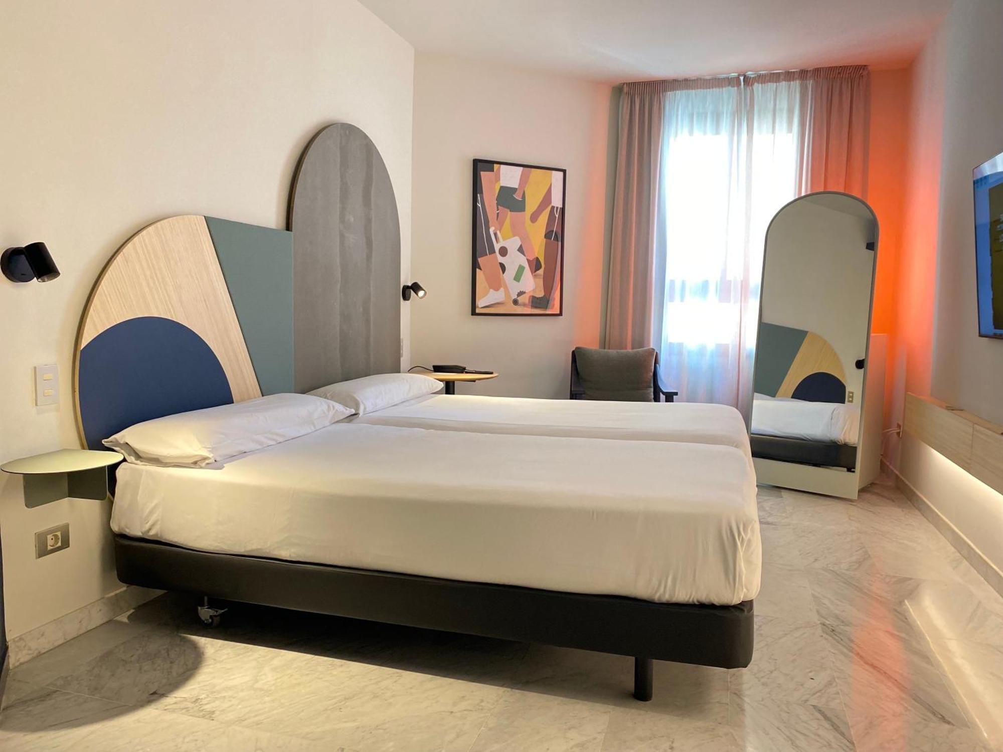 Onix Fira Otel Barselona Dış mekan fotoğraf
